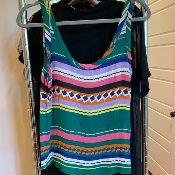 Monrow Multicolored Tank - Picture 4 of 4
